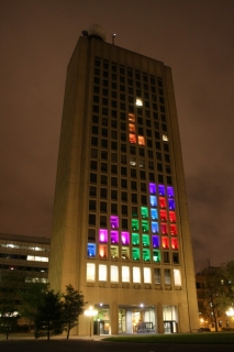 Un Tetris géant s’installe sur une façade d’immeuble