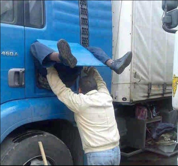 Instant magique: la naissance d’un chauffeur de camion!